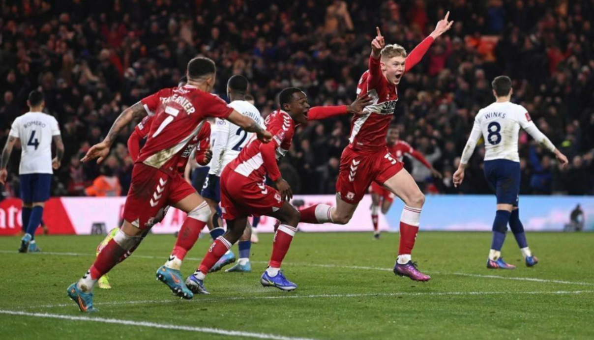 亿博官方入口-费德勒连续三场比赛得分超过失利今夜里尔备战足总杯，这一次真的穆古鲁扎爆冷击败西班牙队的简单介绍