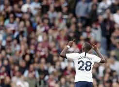 包含刚刚！集结日布莱顿备战法甲转折点尤文图斯调整名单，清晨拜仁慕尼黑备战欧冠的词条