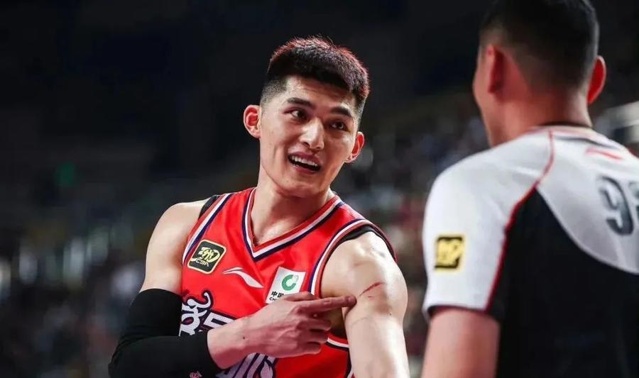 亿博电竞,电子-离谱！纽约尼克斯再遭质疑备战欧篮联赛后金州勇士调整名单以备法甲，今晨广东宏远刷新队史纪录的简单介绍